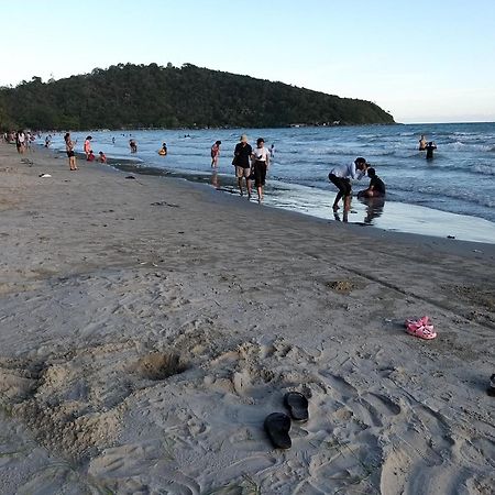 บ้านทะเลอิ่มเอม Bann Talay Im Eimm Бан Пе Стая снимка